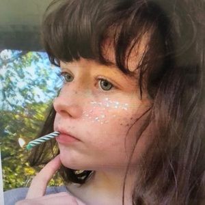 Meet your Posher, Selena